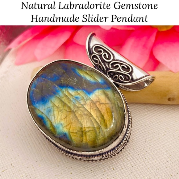 Luminous Labradorite Gemstone Handmade Slider Pendant - Picture 4 of 5